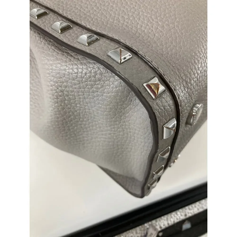 MICHAEL KORS LARGE GRAY PEBBLED LEATHER STUDED SHOULDER BAG